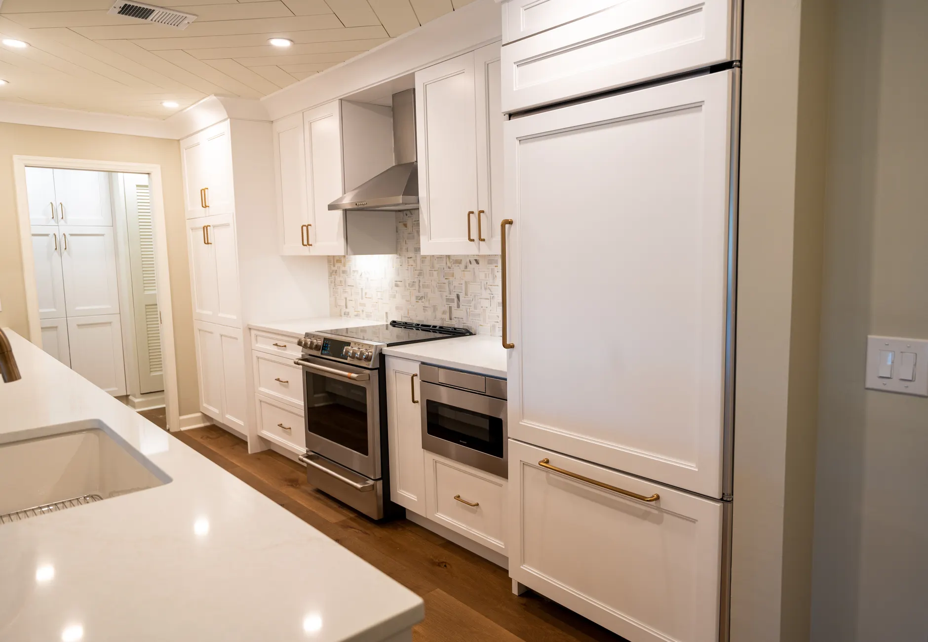 Estate Kitchen Renovations on Large Lots